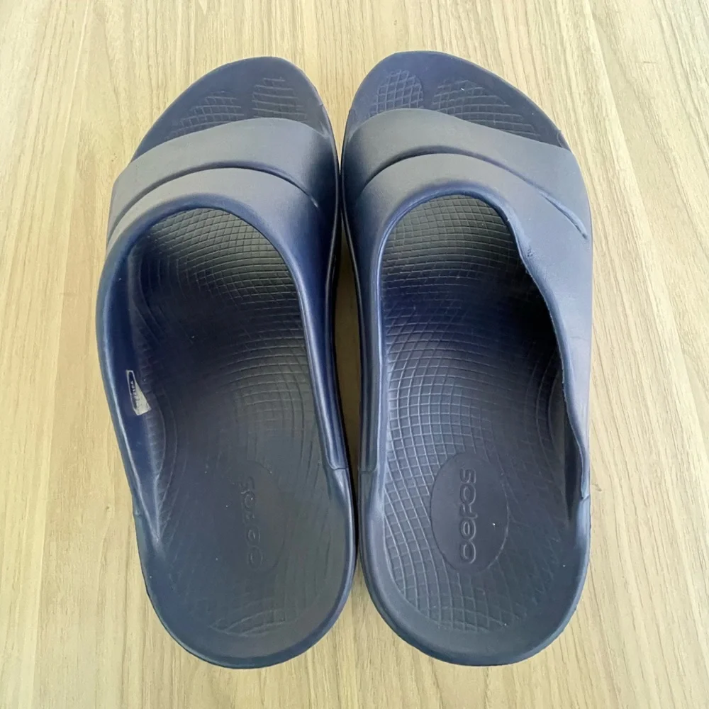 OOFOS Men's Blue Sandals